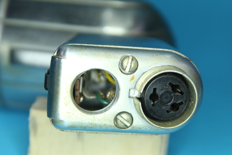 File:T0082 connector.JPG