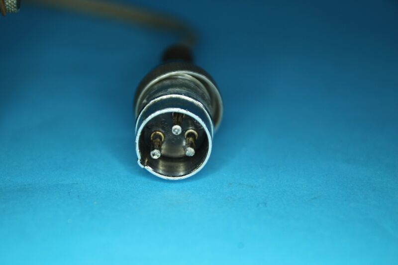 File:Amphenol 3 pin microphone connector male.JPG